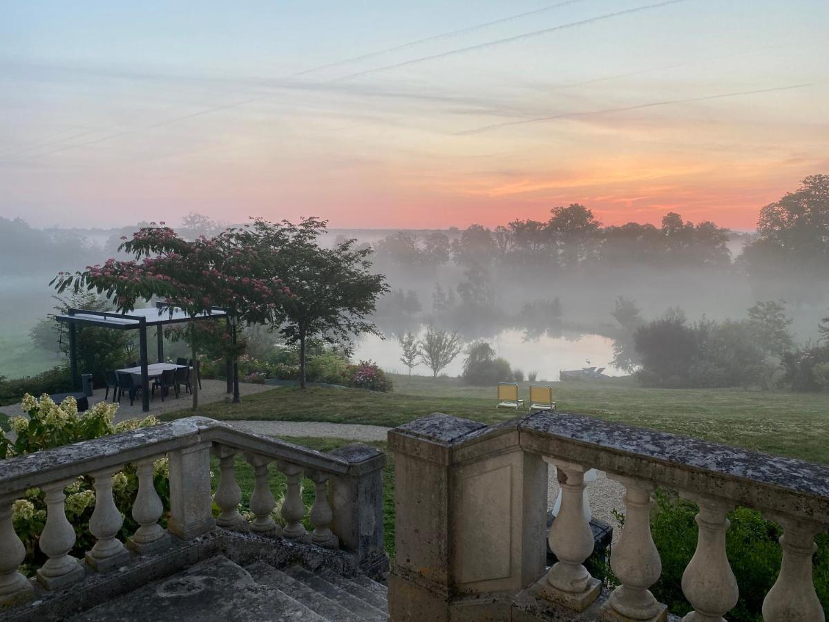 B&B Chateau De Preuil Vallenay Экстерьер фото